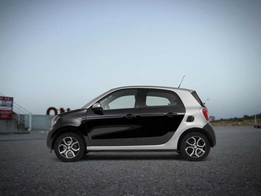  Smart ForFour TS on Dezent Wheels 2015 года  (фото 2 из 4)